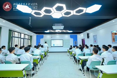 產教融合新篇章 安培中心攜手三企共建軟件與網(wǎng)絡安全產業(yè)學院，賦能上海網(wǎng)絡信息安全軟件開發(fā)